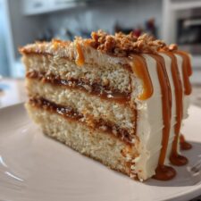 Irresistible Caramel Toffee Crunch Cake Recipe You'll Crave