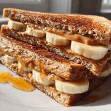 5-Minute Fruit and Nut Butter Sandwich You’ll Crave Daily