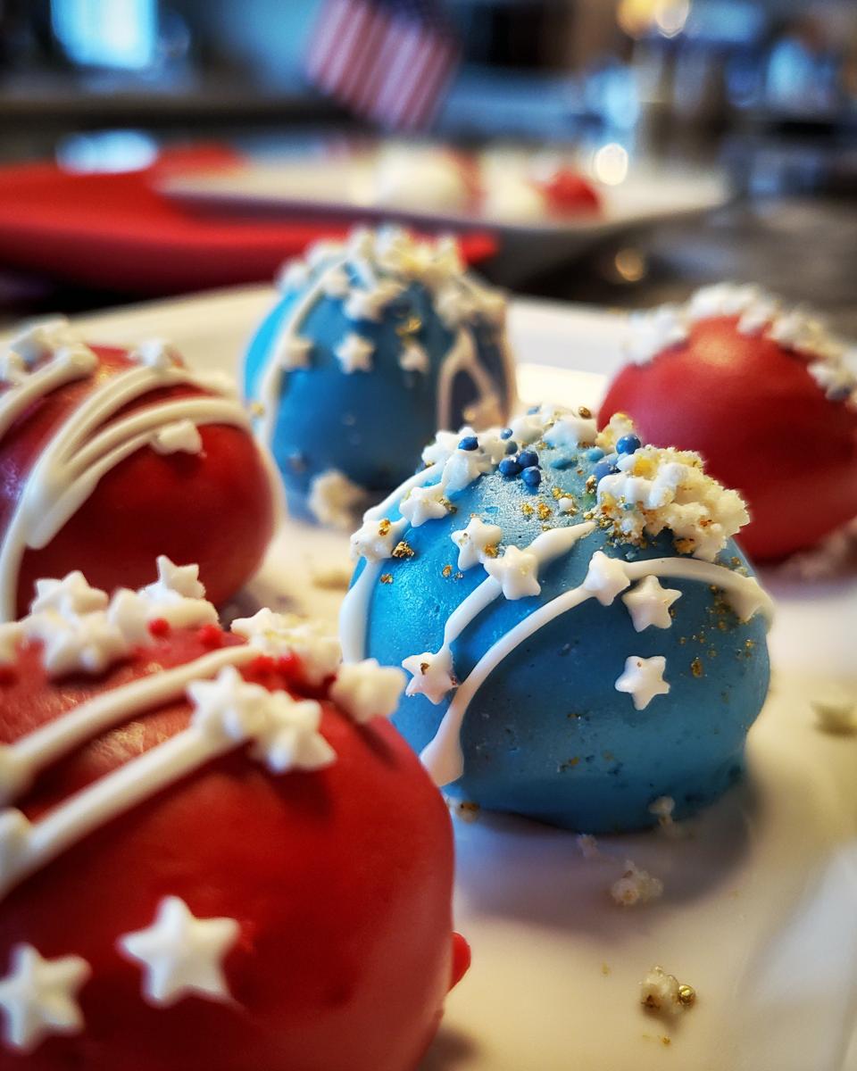Patriotic Oreo Balls Recipe - detail 3