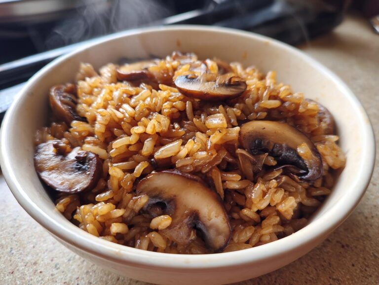 One-Pot Soy Sayce Mushroom Rice