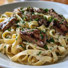 25-Minute Creamy Steak Pasta That Will Amaze You