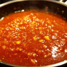 Boiling Crab Sauce with Garlic Butter