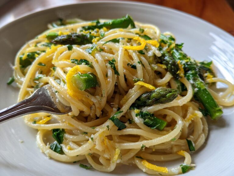 Lemon-Garlic Pasta with Asparagus