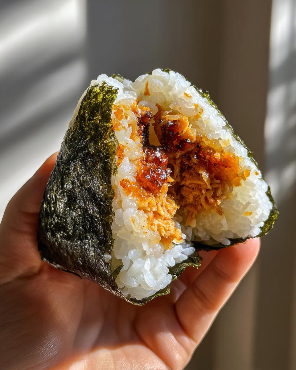 Spicy Tuna Onigiri - detail 2